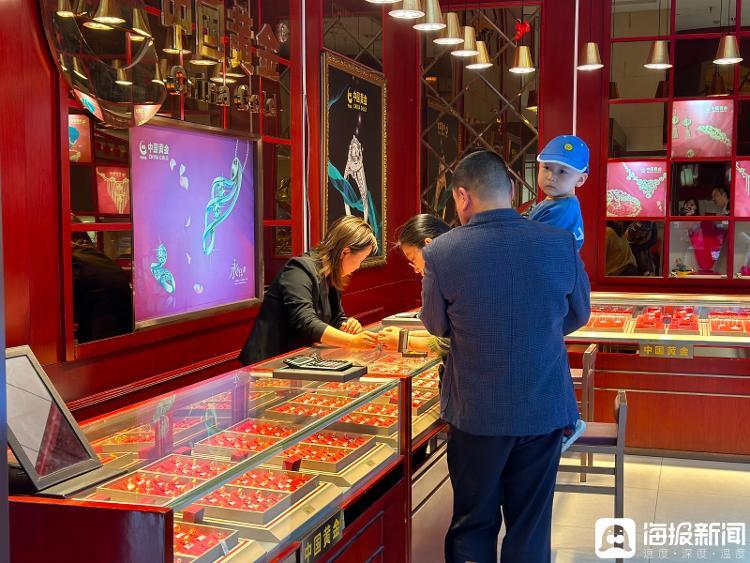 济南太阳金店，一通电话，开启璀璨珠宝之旅